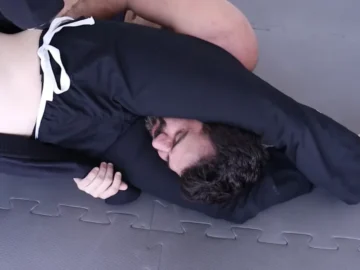 triangle hold with headscissor jiu jitsu